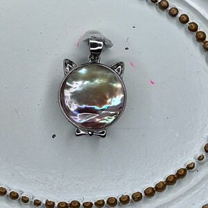 🔥🔥 Custom Handmade S925 SS One Of A Kind Carved Freshwater Kitty 🐱 Pearl Pendant